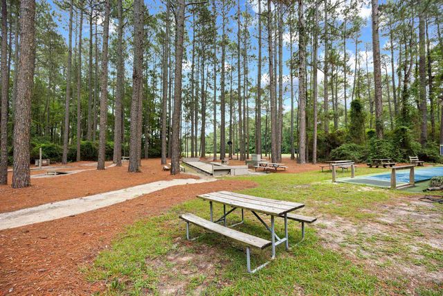 228 Candlewood Dr., Conway, SC 29526