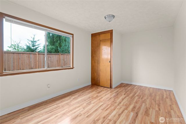 185 SW 3rd Street, Oak Harbor, WA 98277