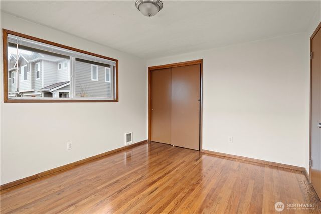 185 SW 3rd Street, Oak Harbor, WA 98277