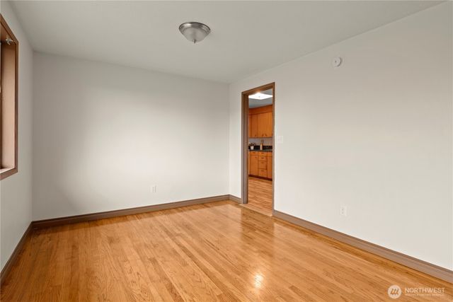 185 SW 3rd Street, Oak Harbor, WA 98277