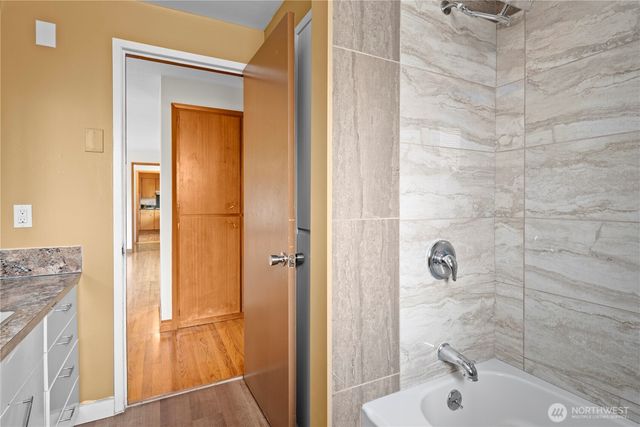 185 SW 3rd Street, Oak Harbor, WA 98277