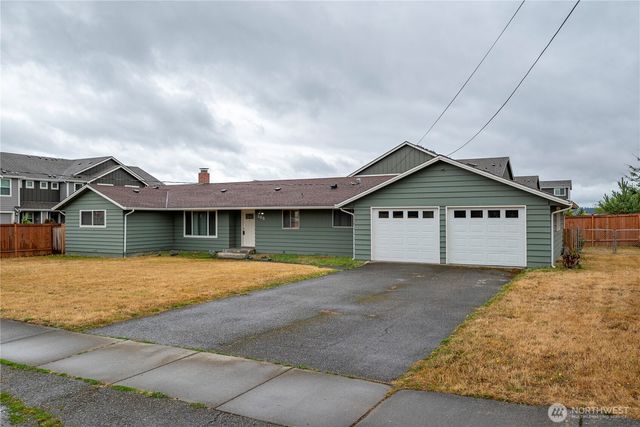 185 SW 3rd Street, Oak Harbor, WA 98277