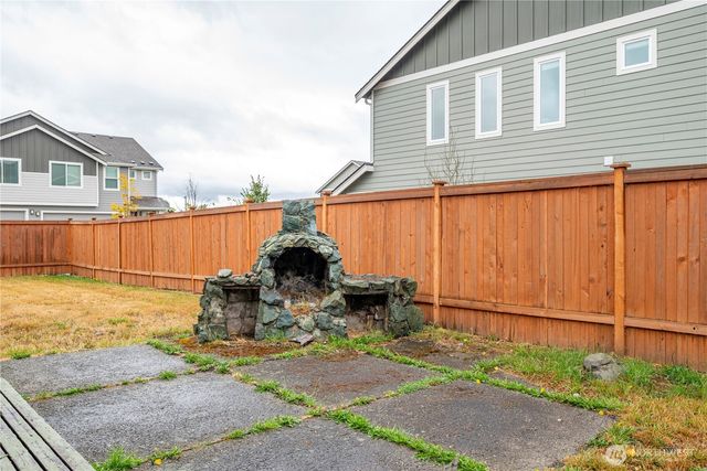 185 SW 3rd Street, Oak Harbor, WA 98277