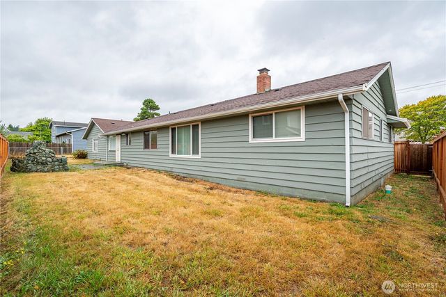 185 SW 3rd Street, Oak Harbor, WA 98277