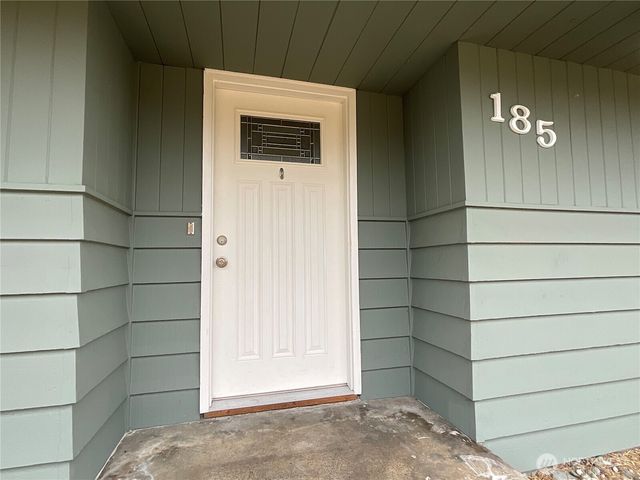 185 SW 3rd Street, Oak Harbor, WA 98277