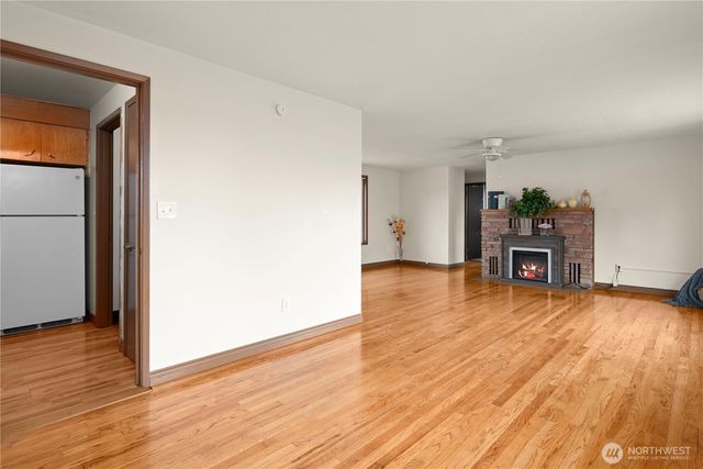 185 SW 3rd Street, Oak Harbor, WA 98277