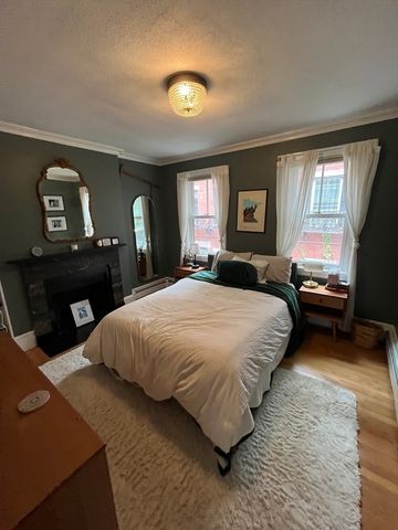 2 Lyndeboro Pl 1, Boston, MA 02116