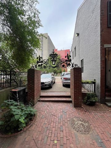 2 Lyndeboro Pl 1, Boston, MA 02116