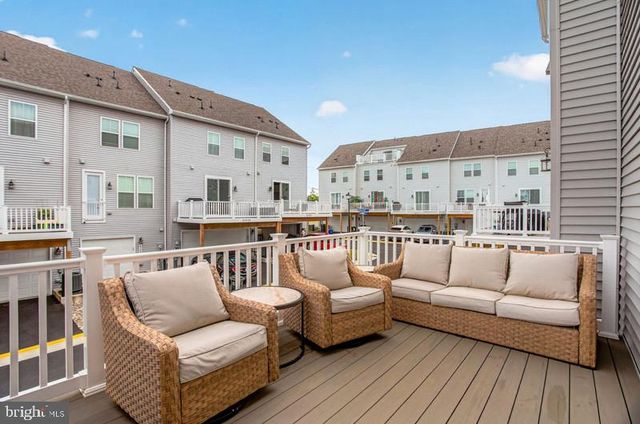 42620 PITLOCHRY TER, Sterling, VA 20166