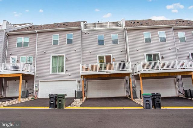 42620 PITLOCHRY TER, Sterling, VA 20166