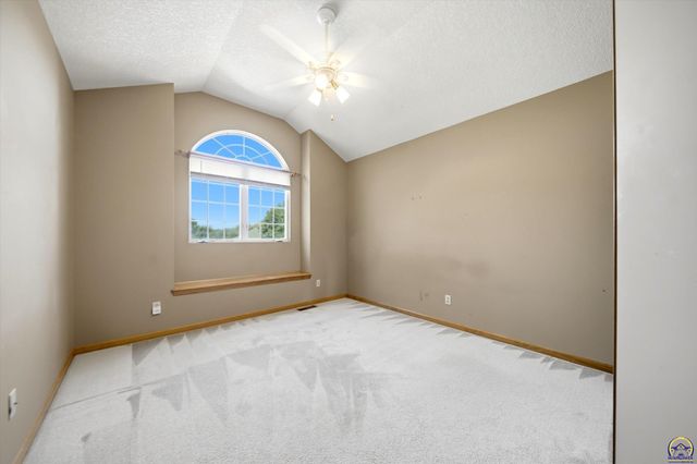 4324 SW Stone AVE, Topeka, KS 66610