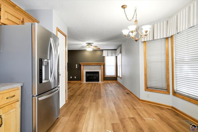 4324 SW Stone AVE, Topeka, KS 66610