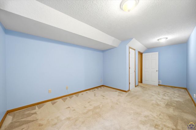 4324 SW Stone AVE, Topeka, KS 66610
