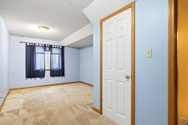 4324 SW Stone AVE, Topeka, KS 66610