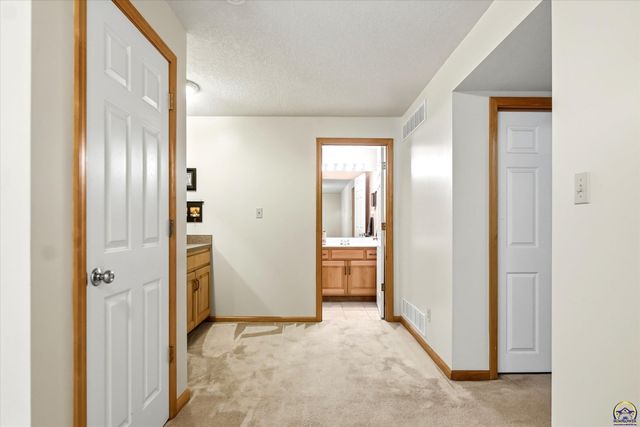 4324 SW Stone AVE, Topeka, KS 66610