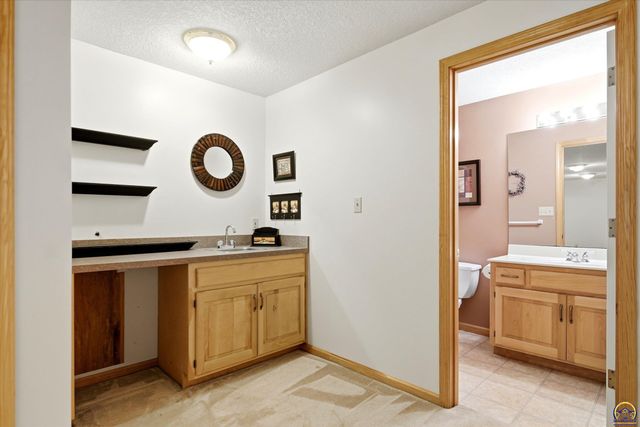 4324 SW Stone AVE, Topeka, KS 66610