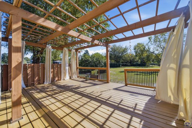 4324 SW Stone AVE, Topeka, KS 66610