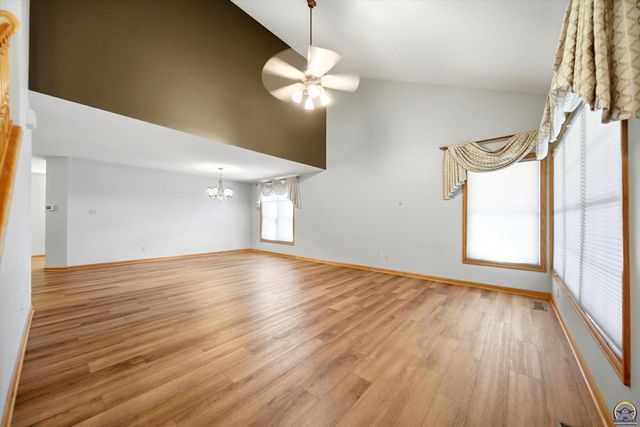 4324 SW Stone AVE, Topeka, KS 66610