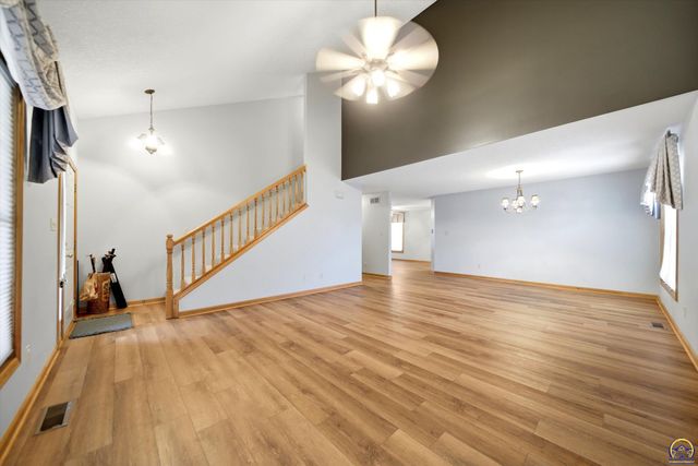 4324 SW Stone AVE, Topeka, KS 66610