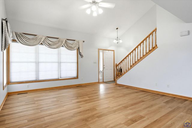 4324 SW Stone AVE, Topeka, KS 66610