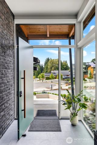10052 NE 196th Place, Bothell, WA 98011