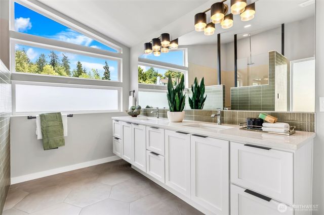 10052 NE 196th Place, Bothell, WA 98011