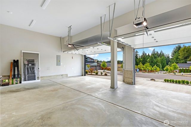 10052 NE 196th Place, Bothell, WA 98011