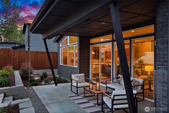 10052 NE 196th Place, Bothell, WA 98011