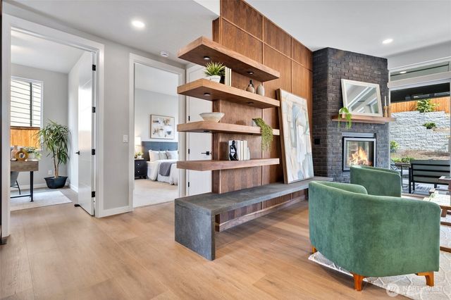 10052 NE 196th Place, Bothell, WA 98011