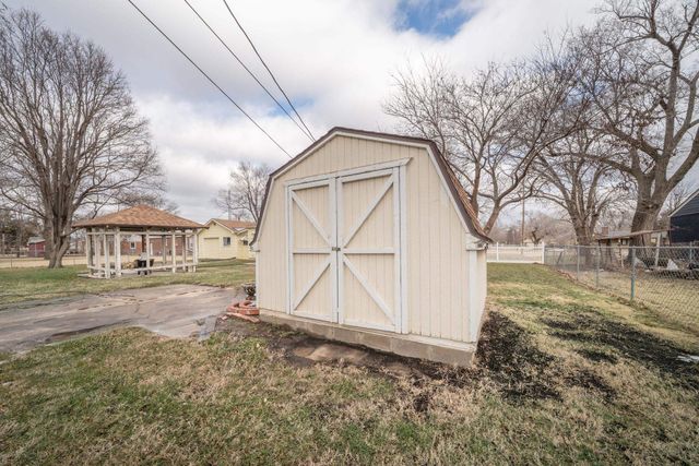 239 N Tyler Rd, Wichita, KS 67212