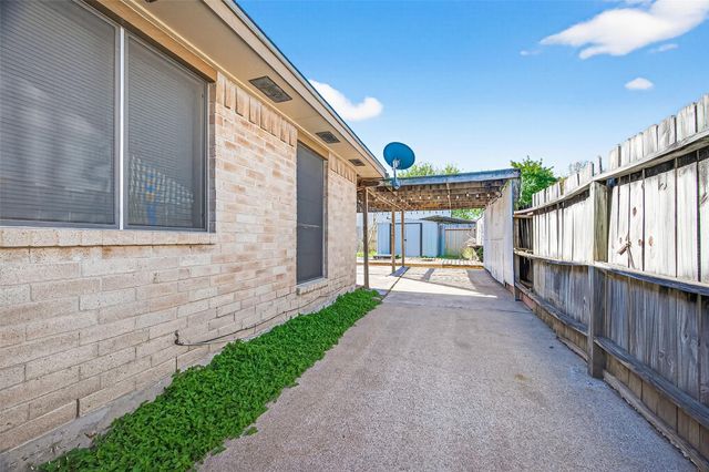 19531 Woodglen Drive, Katy, TX 77449