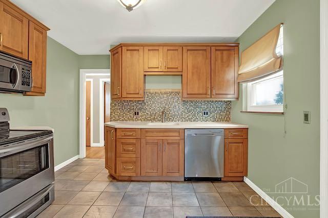 7034 East Avenue, Silverton, OH 45236