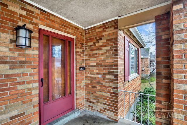 7034 East Avenue, Silverton, OH 45236