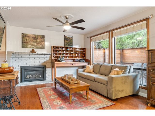 8005 Sw CHURCHILL Ct, Tigard, OR 97224
