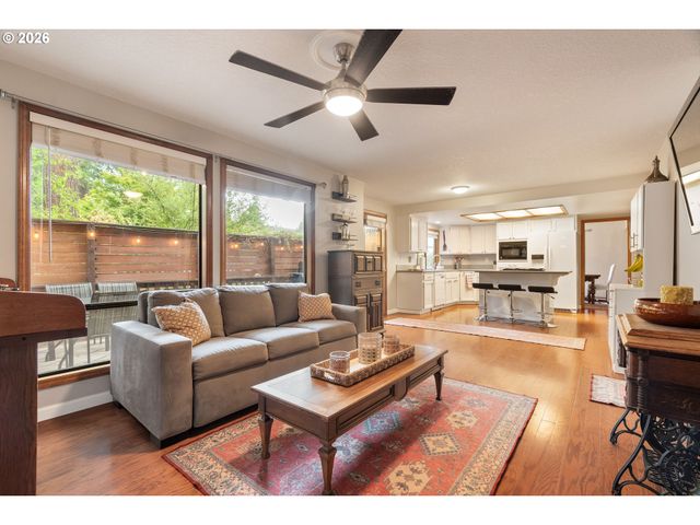 8005 Sw CHURCHILL Ct, Tigard, OR 97224