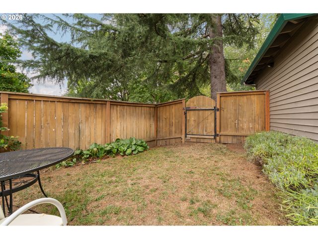 8005 Sw CHURCHILL Ct, Tigard, OR 97224