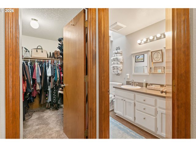 8005 Sw CHURCHILL Ct, Tigard, OR 97224