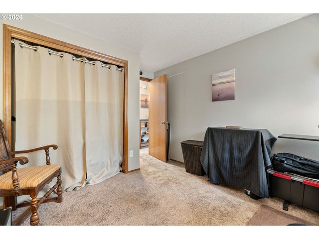 8005 Sw CHURCHILL Ct, Tigard, OR 97224