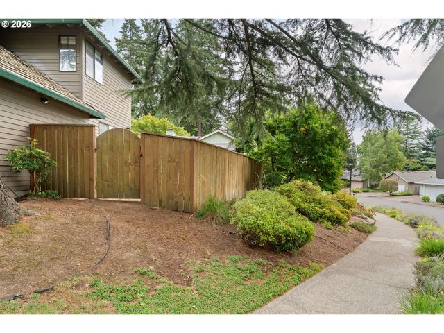 8005 Sw CHURCHILL Ct, Tigard, OR 97224