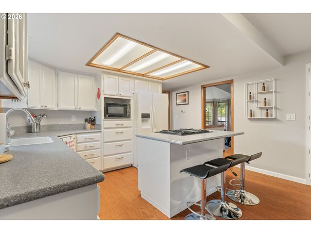 8005 Sw CHURCHILL Ct, Tigard, OR 97224