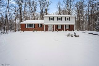 17987 Elliott Drive, Chagrin Falls, OH 44023