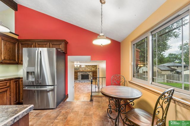 16065 Oak Street, Omaha, NE 68130