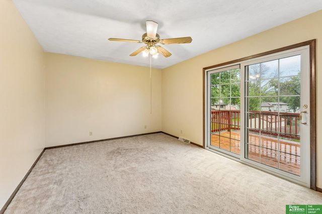 16065 Oak Street, Omaha, NE 68130