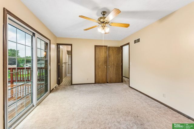 16065 Oak Street, Omaha, NE 68130