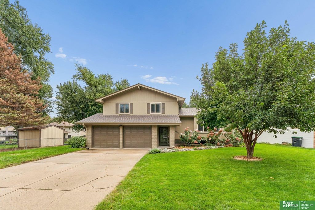 16065 Oak Street, Omaha, NE 68130