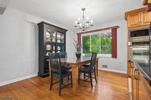 17 Billingsley Dr, Livingston Twp., NJ 07039