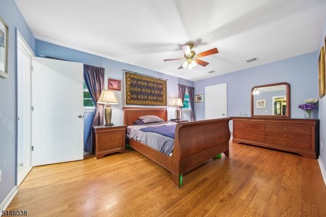 17 Billingsley Dr, Livingston Twp., NJ 07039