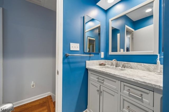 17 Billingsley Dr, Livingston Twp., NJ 07039