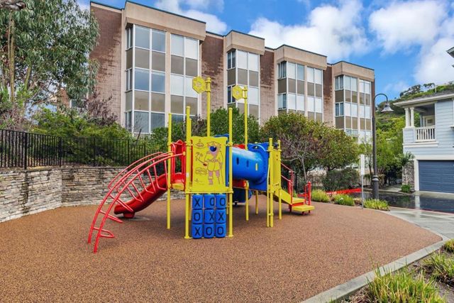 100 Live Oak Way 104, Belmont, CA 94002