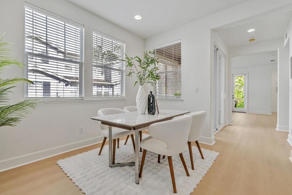 Image 13 of property listing at 100 Live Oak Way 104, Belmont, CA 94002